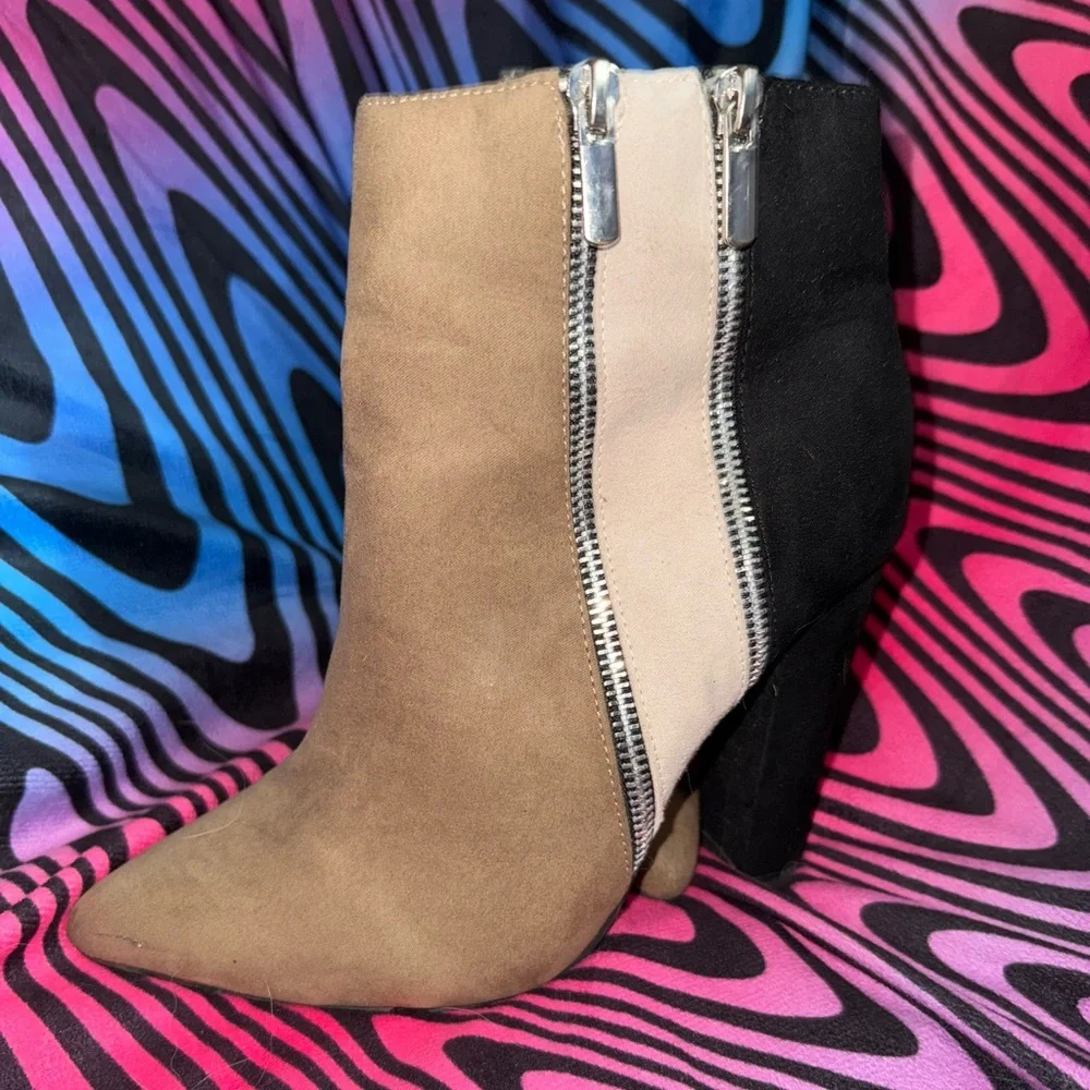 JustFab Tri-Color Booties - black cream beige - Picture 5 of 9